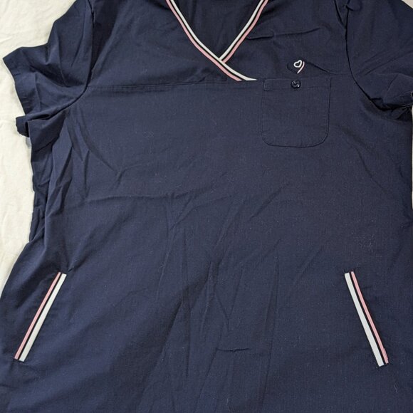 OPTIONS INTERNATIONAL NURSE SCRUB TOP SHIRT SHORT SLEEVE PINK AND BLUE SIZE XL - Picture 3 of 16